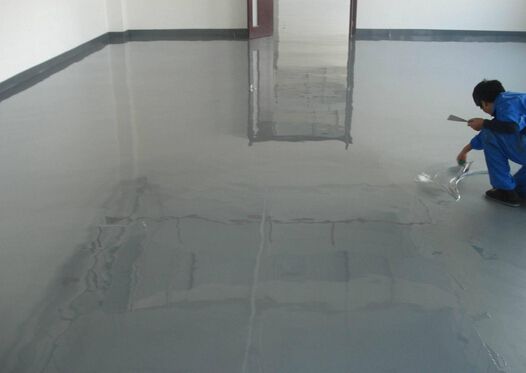 下雨天為何不適合環(huán)氧地坪施工？應(yīng)該注意什么？